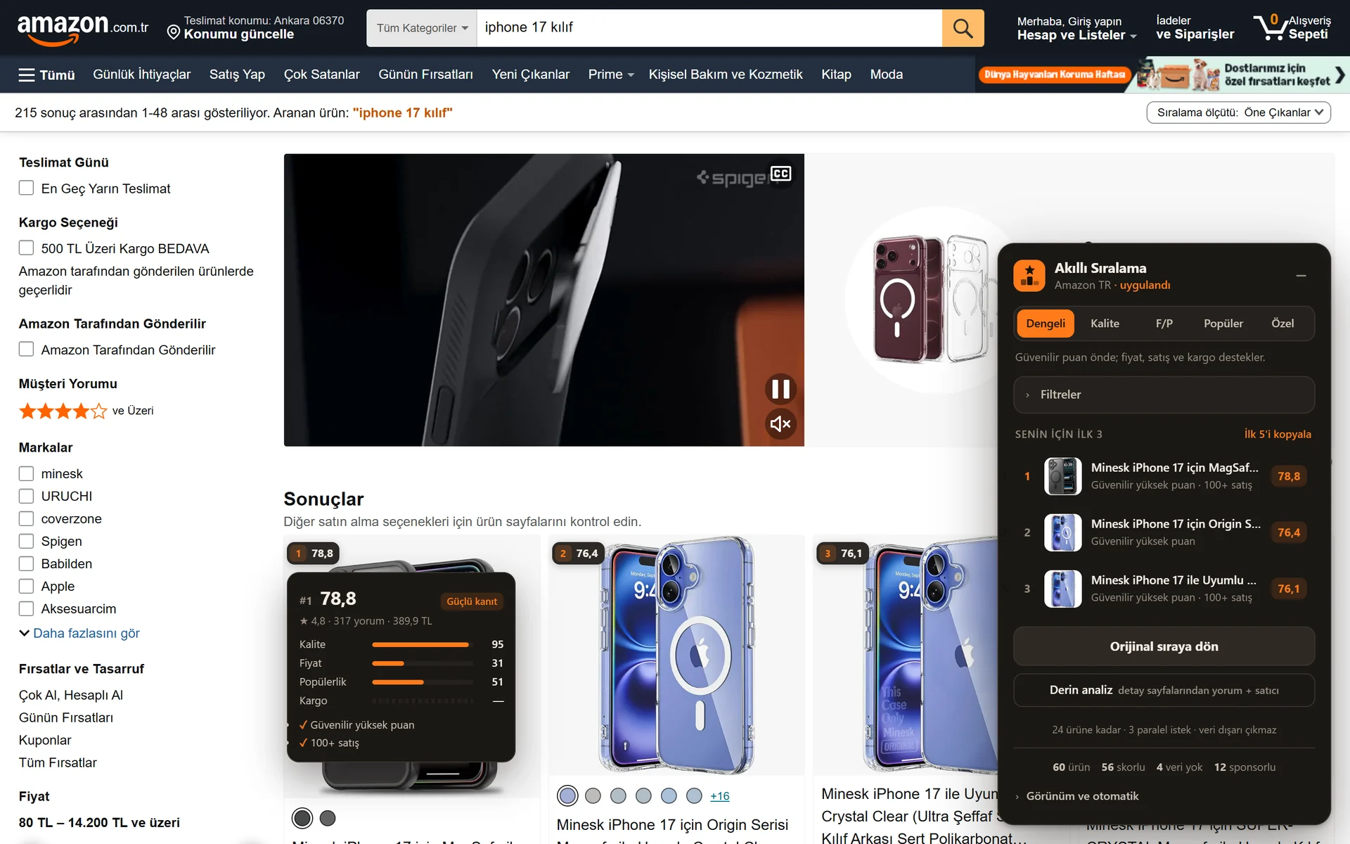 Amazon Türkiye arama sonuçlarında eklenti paneli: her ürün kartında sıra ve skor rozeti, 1. ürünün üzerinde kalite, fiyat ve popülerlik çubuklarıyla açıklama kartı.